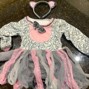 Size 12 months, gently used kitty custom.